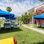 Hotell Alaroof 2*