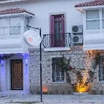 Hotel Alaroof 2*
