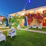 Alaroof Hotel 2*