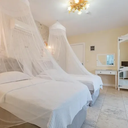 Alaroof Alaçatı