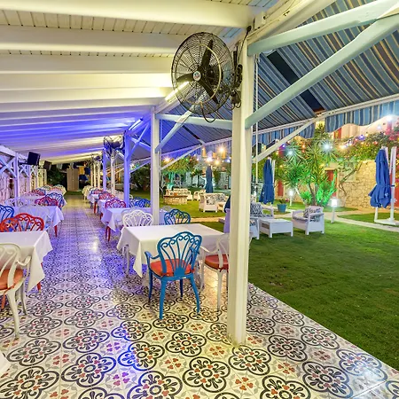 Hotel Alaroof Alaçatı