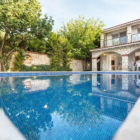 Alaroof Otel Alaçatı