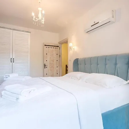 Alaroof Otel 2*