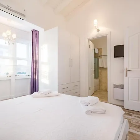 Otel Alaroof