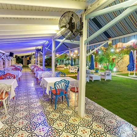 Alaroof Hotel Alacati