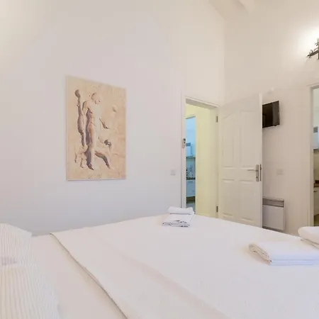 Alaroof Otel 2*