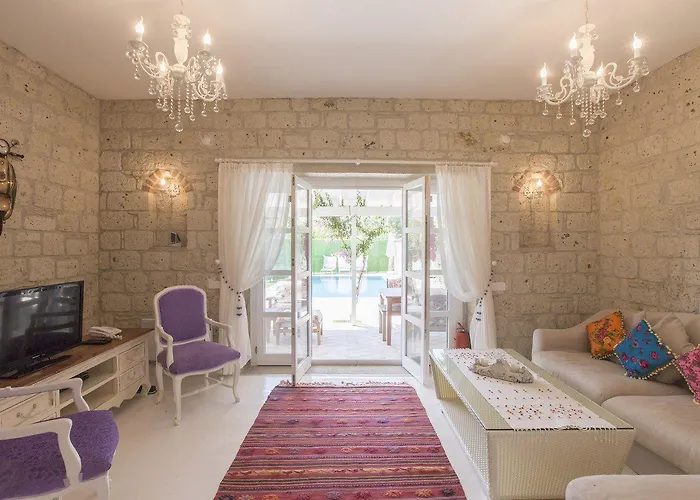 Szálloda Alaroof 2*